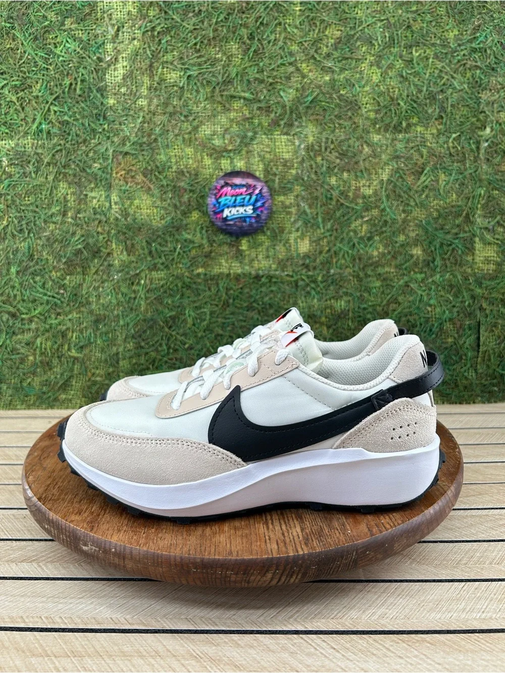 Nike Waffle Debut